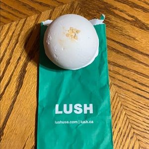 Limited Edition Lush Perle De Sel BathBomb